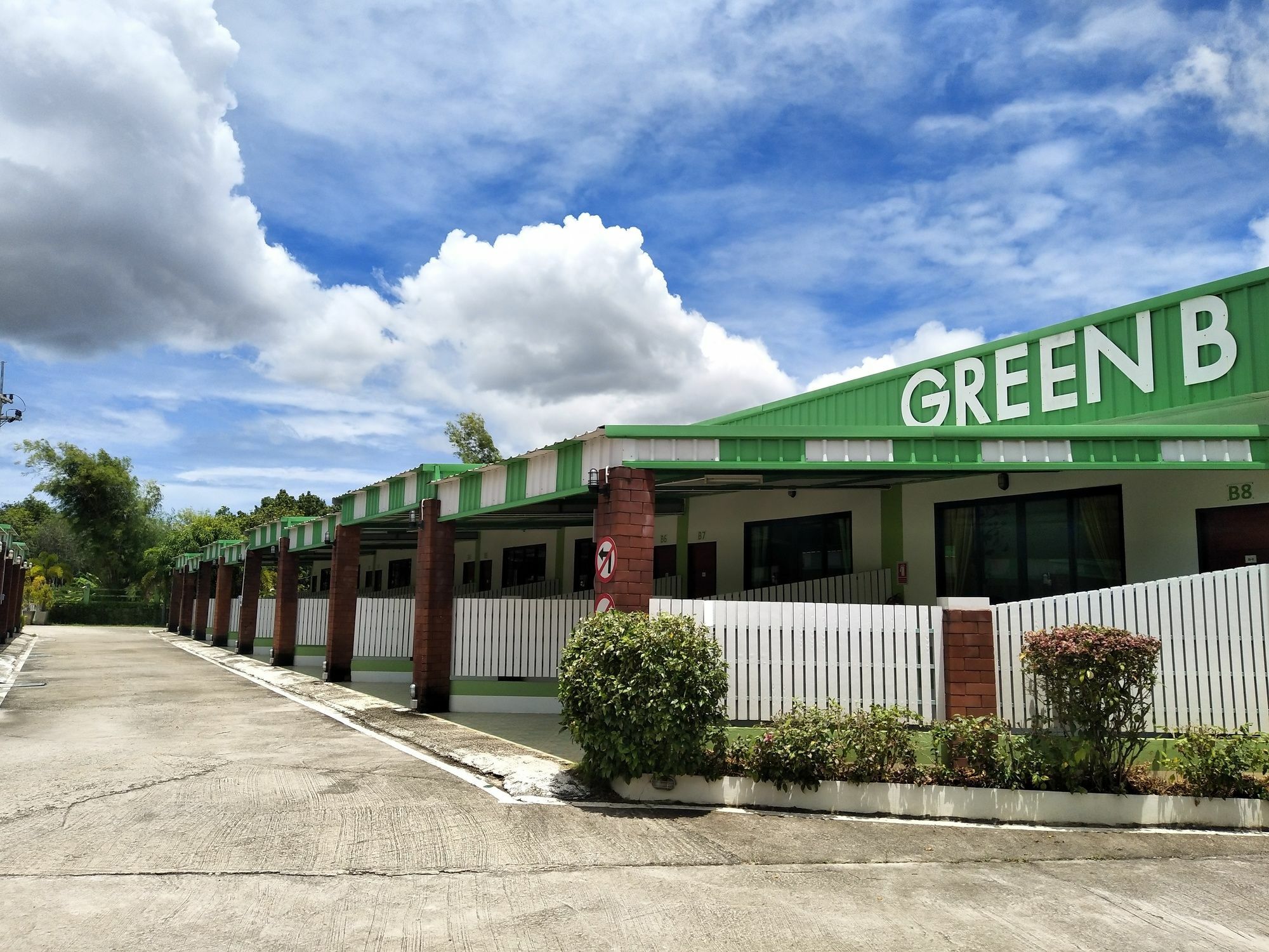 Green Resort Rayong Buitenkant foto