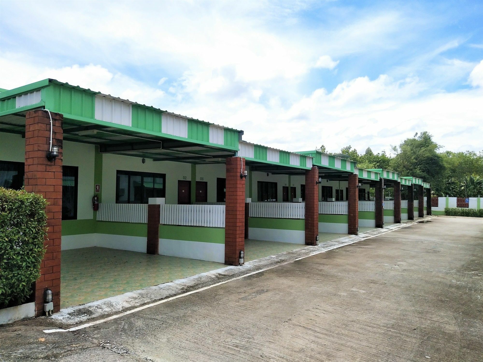 Green Resort Rayong Buitenkant foto